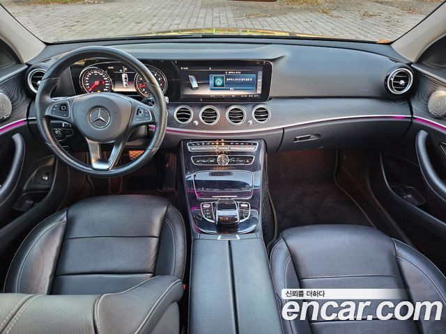 Mercedes-Benz E-Class 2017 — photo 15