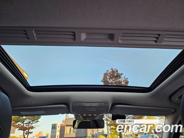 Mercedes-Benz E-Class 2017 — photo 16