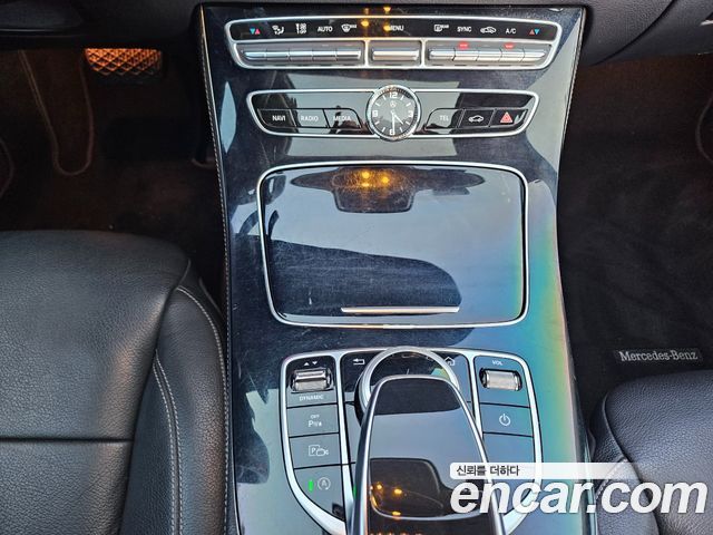 Mercedes-Benz E-Class 2017 — photo 18