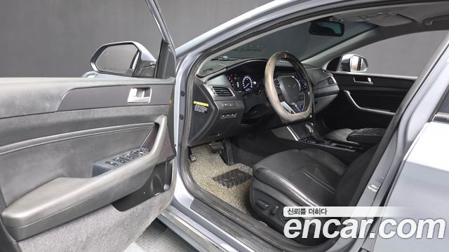 Hyundai Sonata 2017 — photo 13