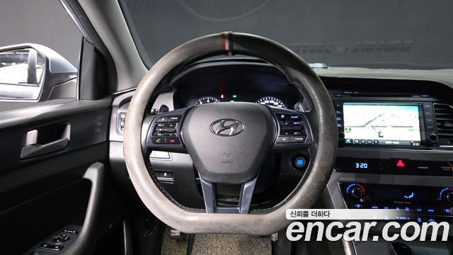 Hyundai Sonata 2017 — photo 19