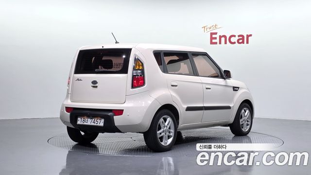 Kia Soul 2010 — photo 2