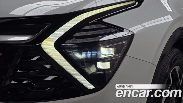 Kia Sportage 2023 — photo 8
