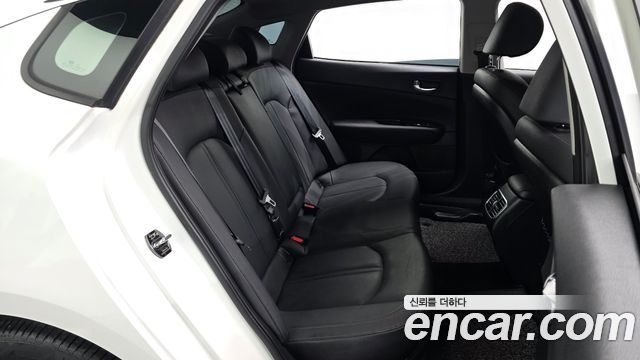 Kia K5 2019 — photo 17