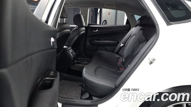 Kia K5 2019 — photo 18