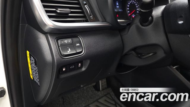 Kia K5 2019 — photo 24