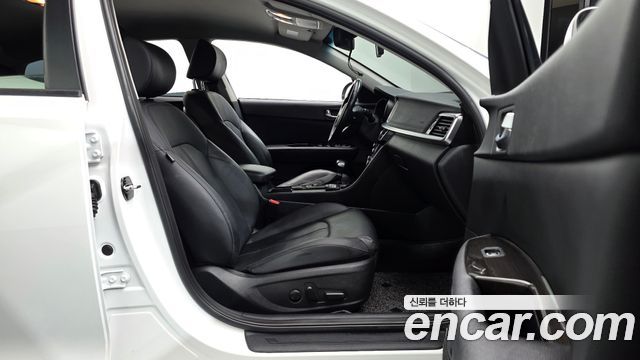 Kia K5 2019 — photo 16