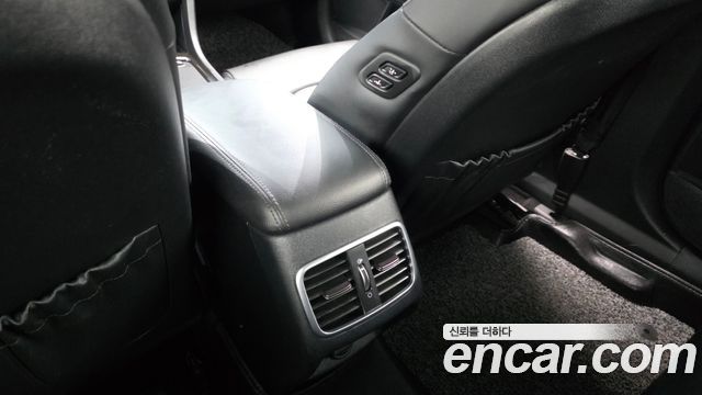 Kia K5 2019 — photo 28