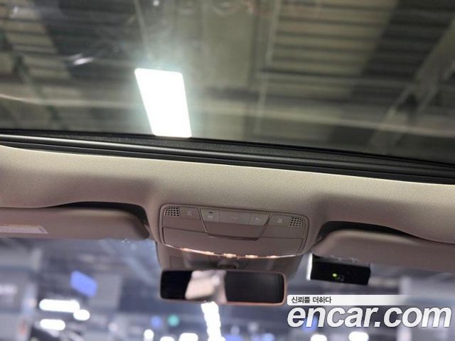 Mercedes-Benz E-Class 2017 — photo 11