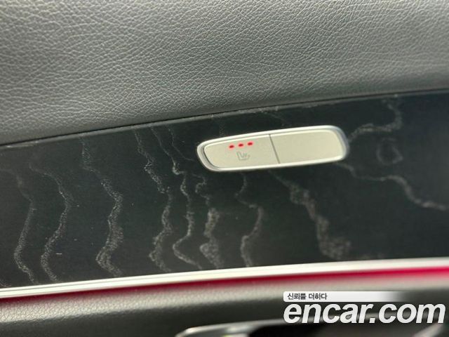 Mercedes-Benz E-Class 2017 — photo 12