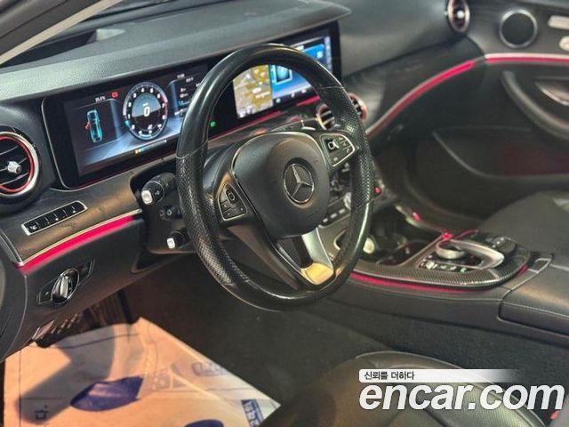 Mercedes-Benz E-Class 2017 — photo 14