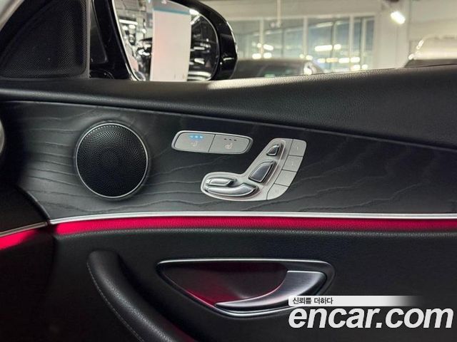 Mercedes-Benz E-Class 2017 — photo 18