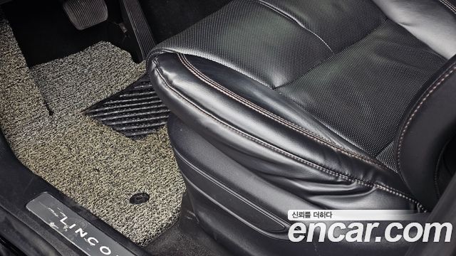 Lincoln Aviator 2020 — photo 28