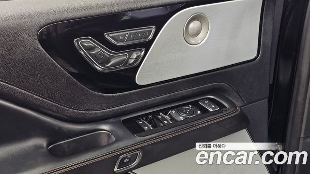 Lincoln Aviator 2020 — photo 30