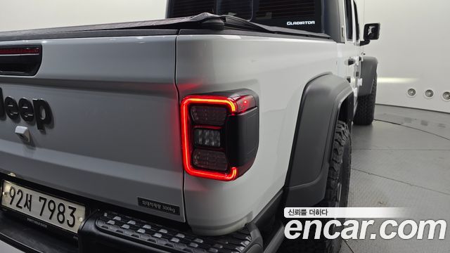 Jeep Gladiator 2021 — photo 9
