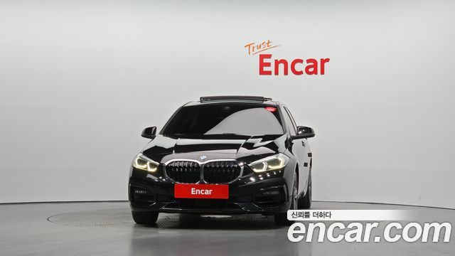 BMW 1-Series 2023 — photo 3