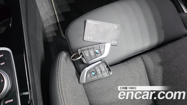 BMW 1-Series 2023 — photo 22