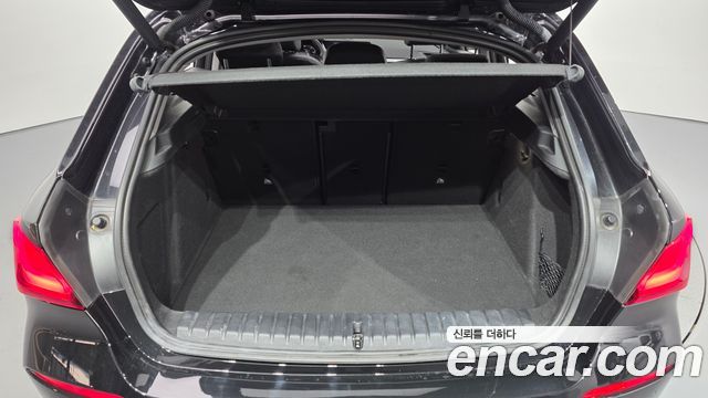 BMW 1-Series 2023 — photo 25