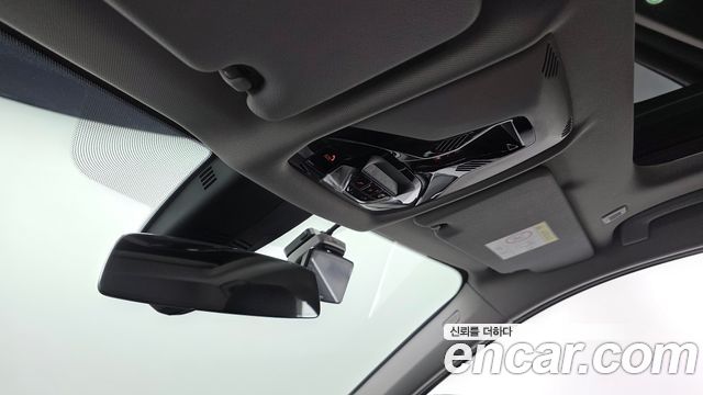 BMW 1-Series 2023 — photo 26