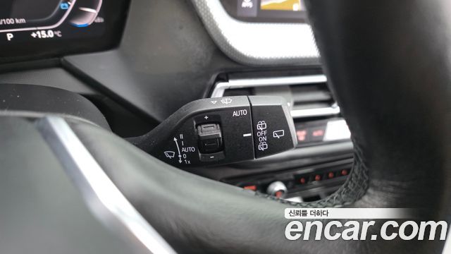 BMW 1-Series 2023 — photo 28