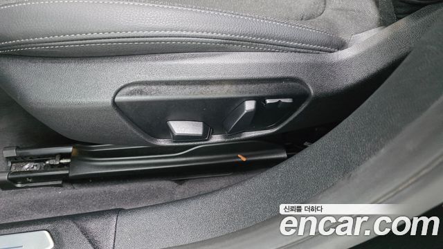 BMW 1-Series 2023 — photo 31