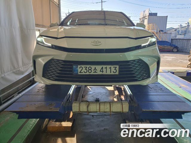 Toyota Camry 2025 — photo 1