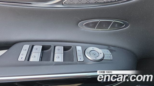 Genesis GV70 2021 — photo 12
