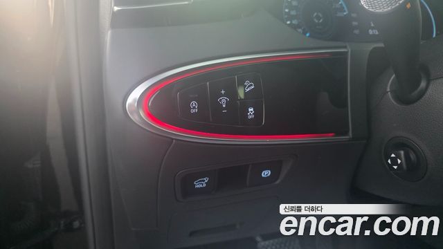 Genesis GV70 2021 — photo 13