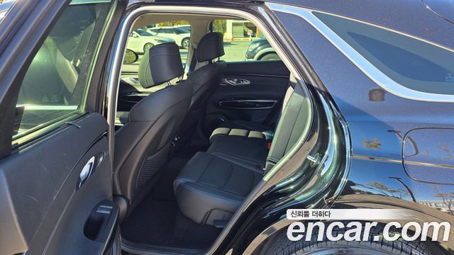 Genesis GV70 2021 — photo 14