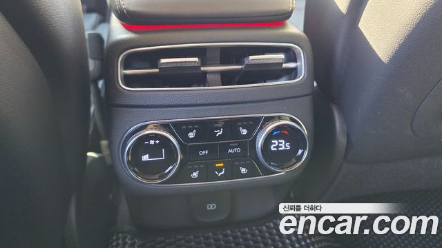 Genesis GV70 2021 — photo 15
