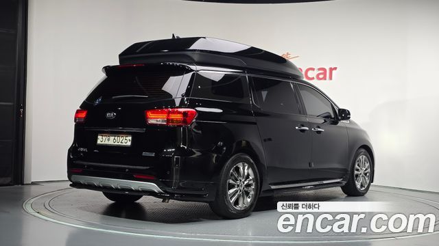 Kia Canival 2017 — photo 2