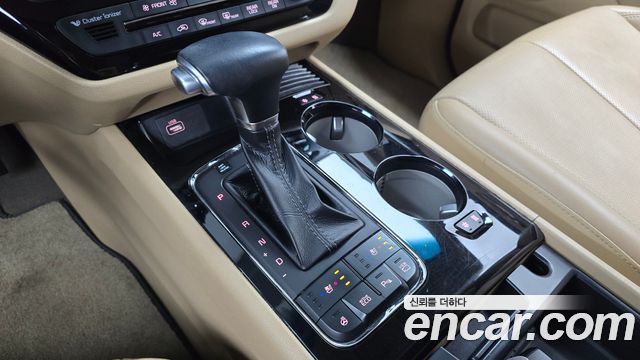 Kia Canival 2017 — photo 12