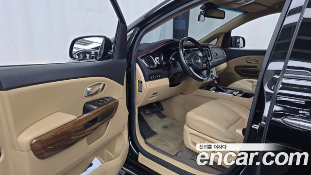 Kia Canival 2017 — photo 13