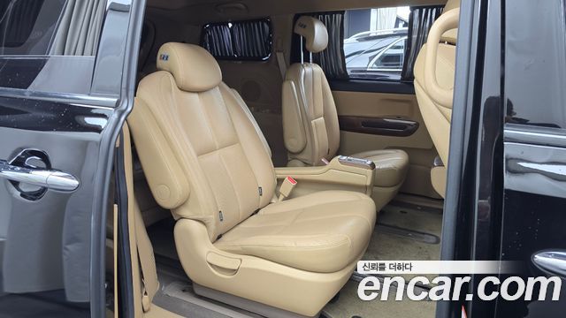 Kia Canival 2017 — photo 17