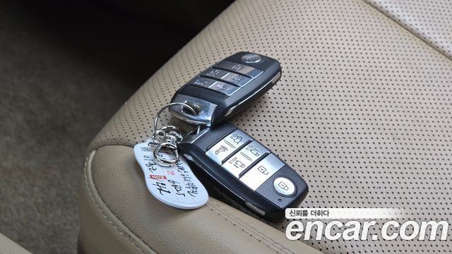 Kia Canival 2017 — photo 22