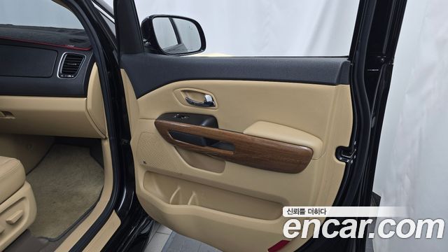 Kia Canival 2017 — photo 15