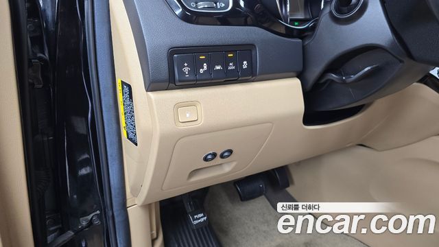 Kia Canival 2017 — photo 28