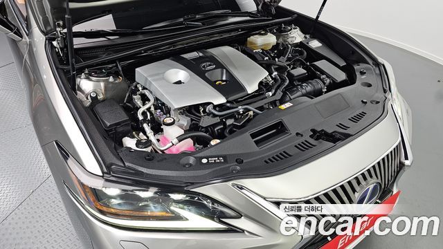 Lexus ES 2021 — photo 6