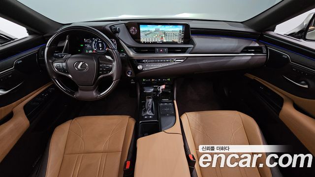Lexus ES 2021 — photo 7