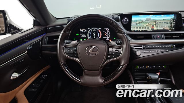 Lexus ES 2021 — photo 12