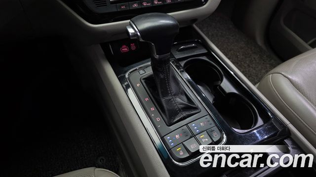 Kia Canival 2017 — photo 9