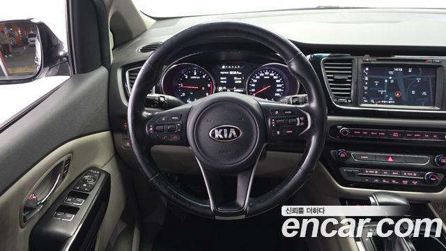 Kia Canival 2017 — photo 13