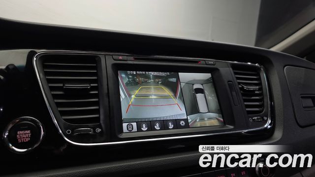 Kia Canival 2017 — photo 15