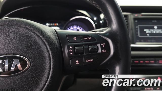 Kia Canival 2017 — photo 18