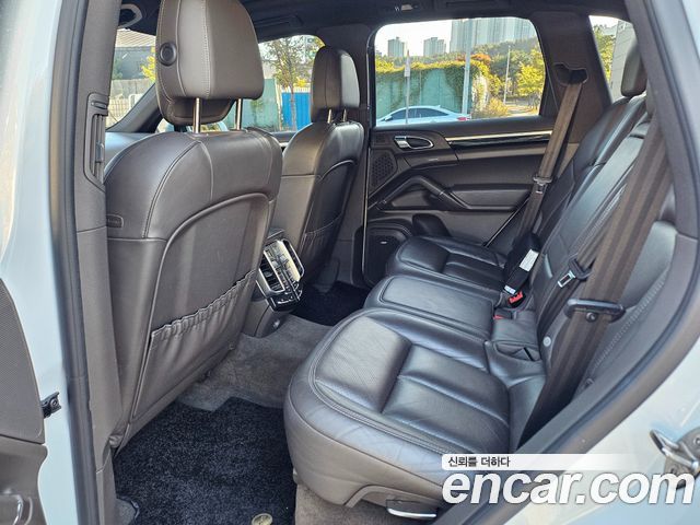 Porsche Cayenne 2015 — photo 12