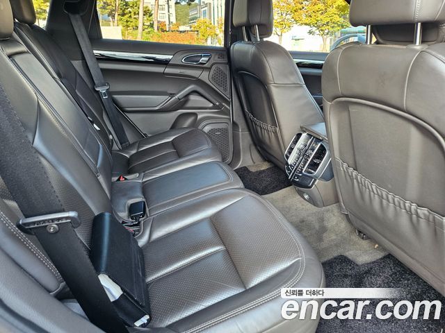 Porsche Cayenne 2015 — photo 15