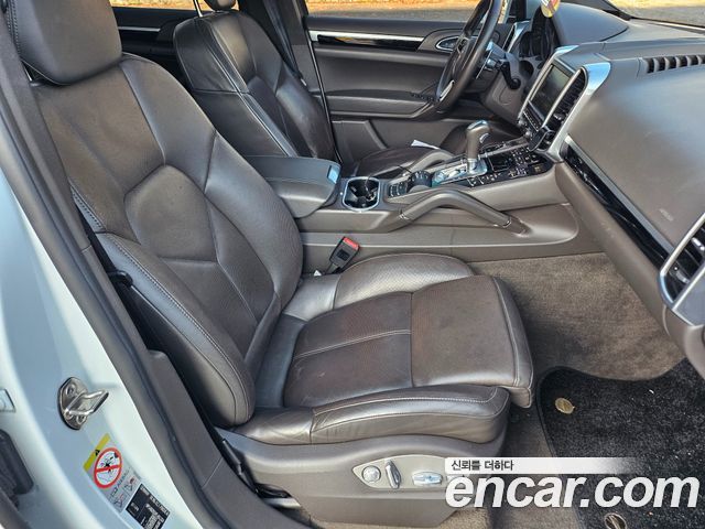 Porsche Cayenne 2015 — photo 17