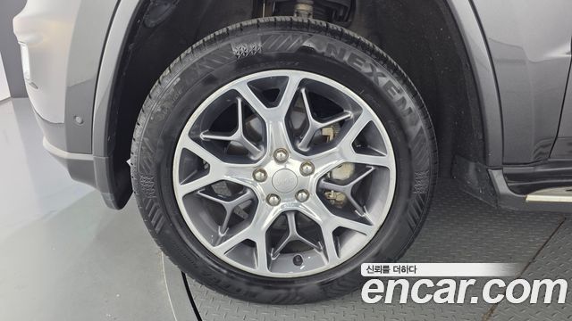 Jeep Cherokee 2019 — photo 5