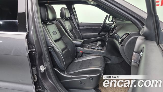 Jeep Cherokee 2019 — photo 11