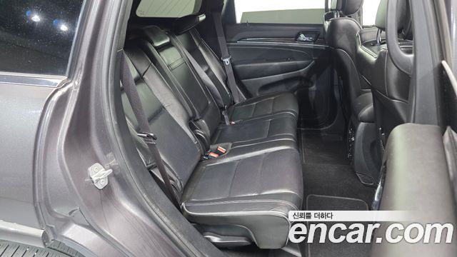 Jeep Cherokee 2019 — photo 12